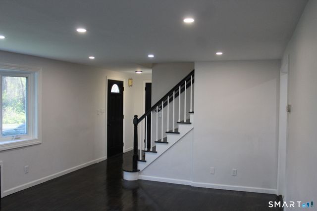 18 Walsh Street, Bloomfield, CT 06002