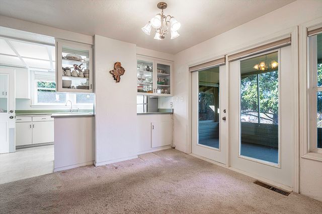 273 Theo Drive, Talent, OR 97540