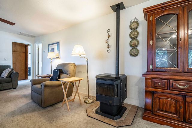 273 Theo Drive, Talent, OR 97540