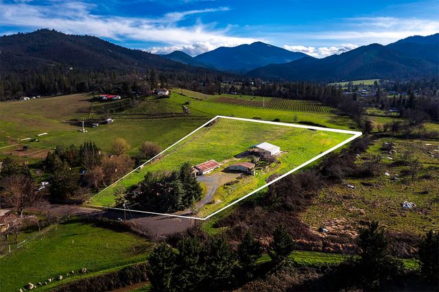 273 Theo Drive, Talent, OR 97540