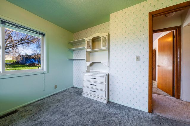 273 Theo Drive, Talent, OR 97540