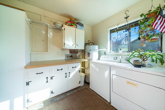 273 Theo Drive, Talent, OR 97540