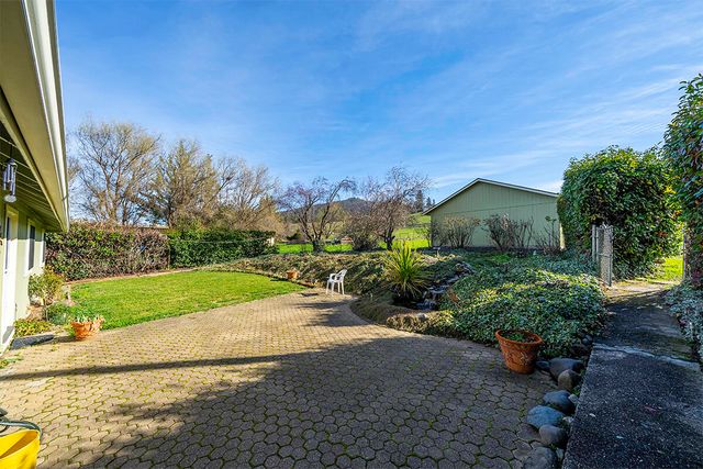 273 Theo Drive, Talent, OR 97540