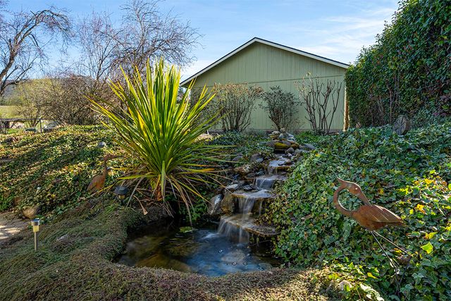 273 Theo Drive, Talent, OR 97540