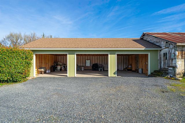 273 Theo Drive, Talent, OR 97540