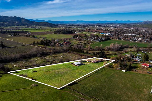 273 Theo Drive, Talent, OR 97540