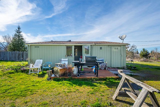 273 Theo Drive, Talent, OR 97540