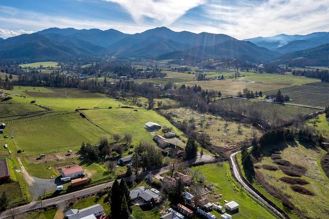 273 Theo Drive, Talent, OR 97540