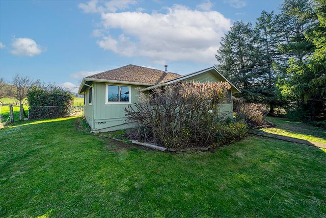 273 Theo Drive, Talent, OR 97540