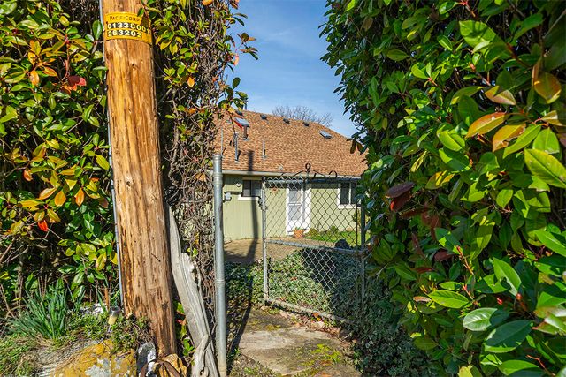 273 Theo Drive, Talent, OR 97540