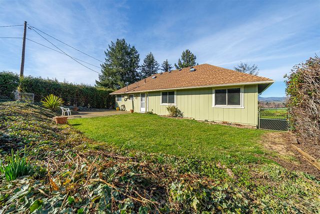 273 Theo Drive, Talent, OR 97540