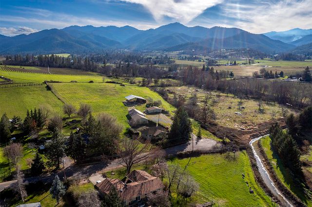 273 Theo Drive, Talent, OR 97540