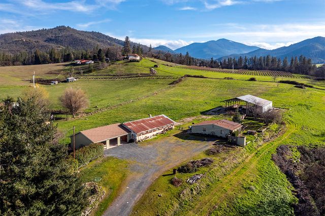 273 Theo Drive, Talent, OR 97540