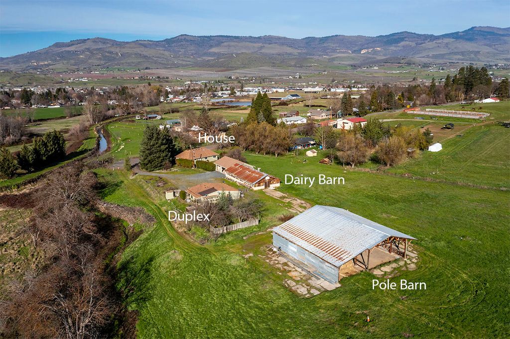 273 Theo Drive, Talent, OR 97540