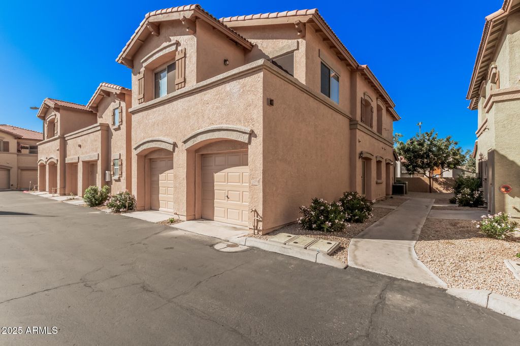 805 S SYCAMORE Street 203, Mesa, AZ 85202