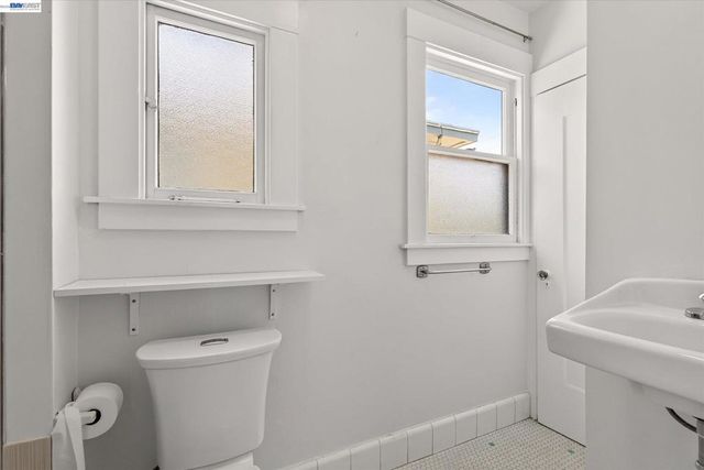 753 Warfield Ave, Oakland, CA 94610