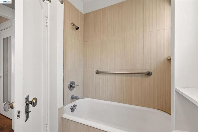 753 Warfield Ave, Oakland, CA 94610