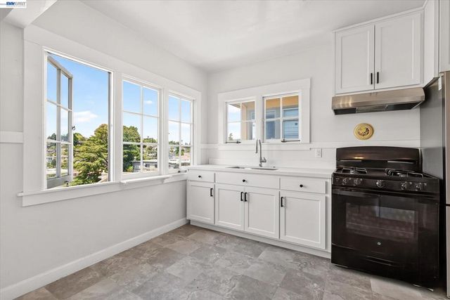 753 Warfield Ave, Oakland, CA 94610