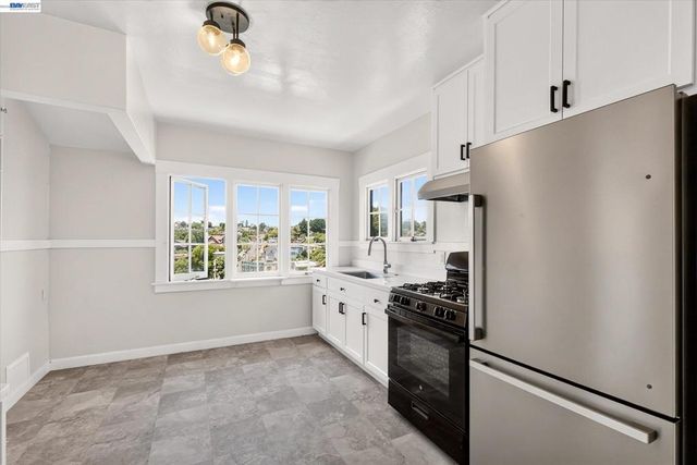 753 Warfield Ave, Oakland, CA 94610