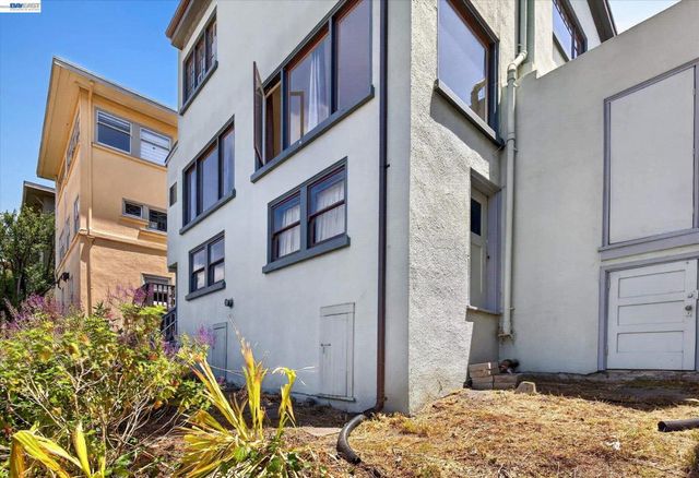 753 Warfield Ave, Oakland, CA 94610