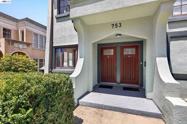 753 Warfield Ave, Oakland, CA 94610