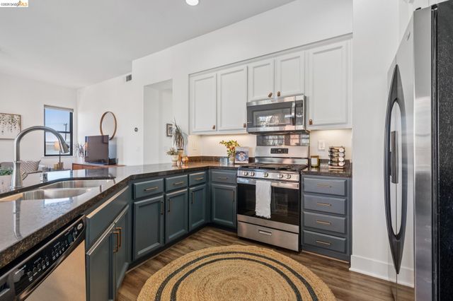 1143 66Th St, Oakland, CA 94608