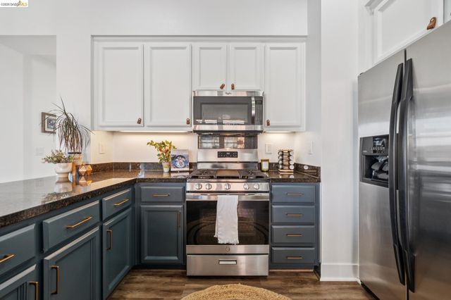 1143 66Th St, Oakland, CA 94608