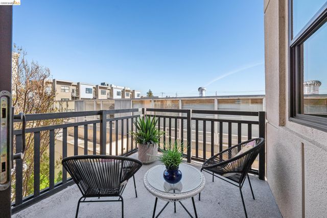 1143 66Th St, Oakland, CA 94608