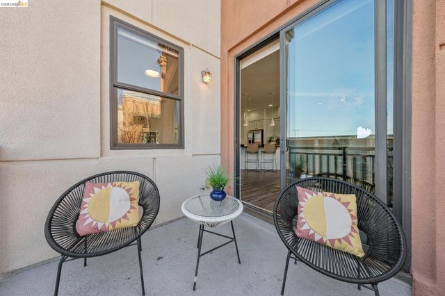 1143 66Th St, Oakland, CA 94608