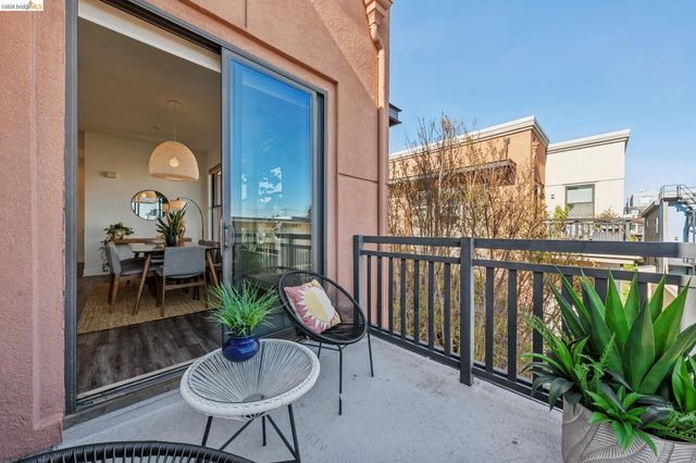 1143 66Th St, Oakland, CA 94608