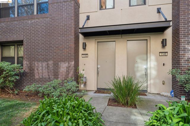 1143 66Th St, Oakland, CA 94608