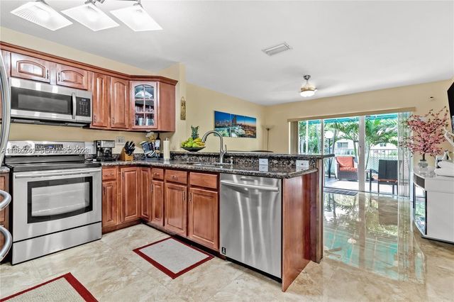 16453 SW 97th St, Miami, FL 33196