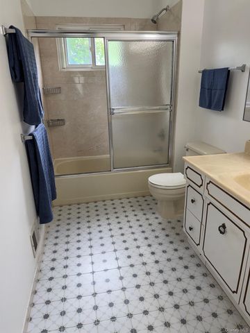 40 Town House Drive, Massapequa Park, NY 11762