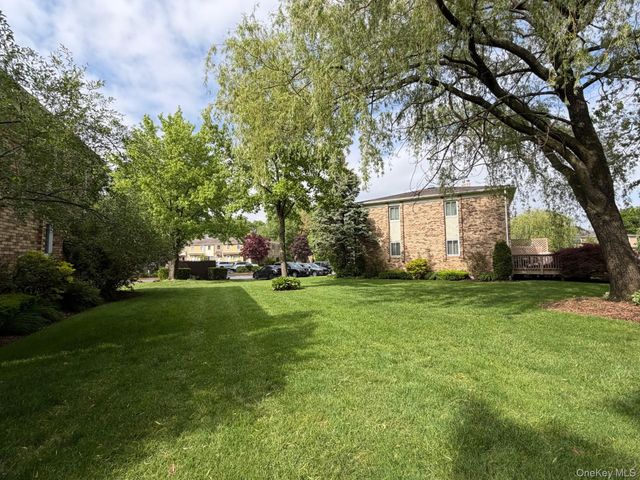 40 Town House Drive, Massapequa Park, NY 11762