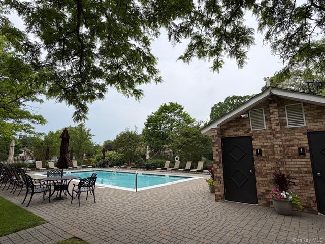 40 Town House Drive, Massapequa Park, NY 11762