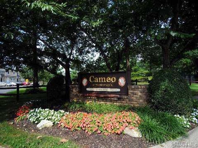 40 Town House Drive, Massapequa Park, NY 11762