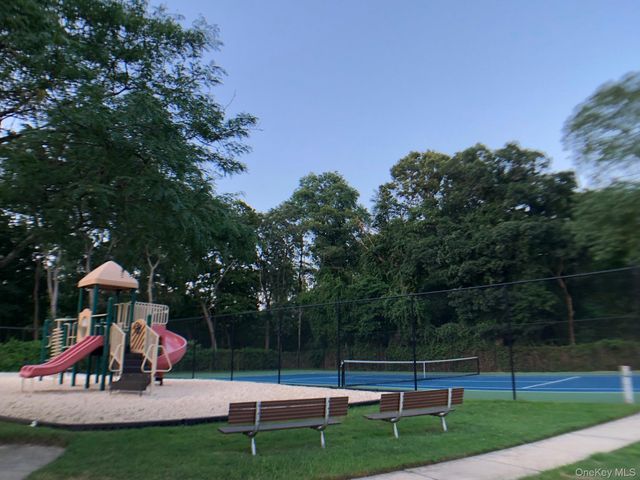 40 Town House Drive, Massapequa Park, NY 11762