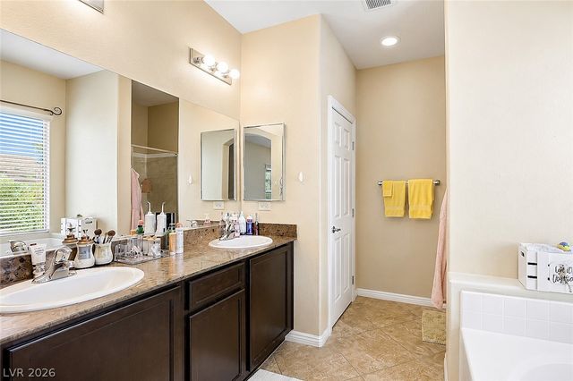 2815 Rough Green Street, Las Vegas, NV 89117
