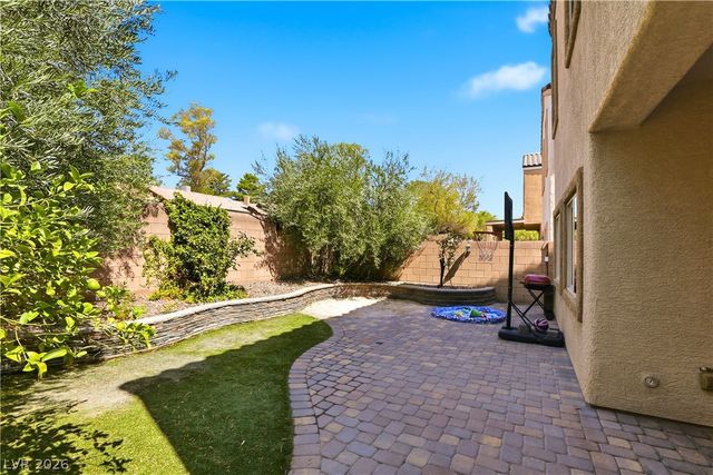 2815 Rough Green Street, Las Vegas, NV 89117