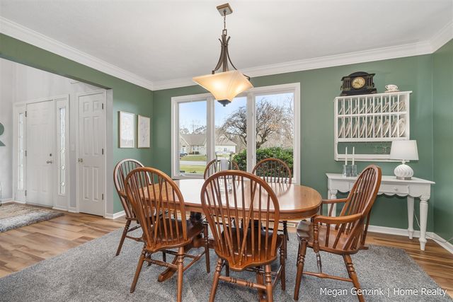 210 Bay Circle Court, Holland, MI 49424