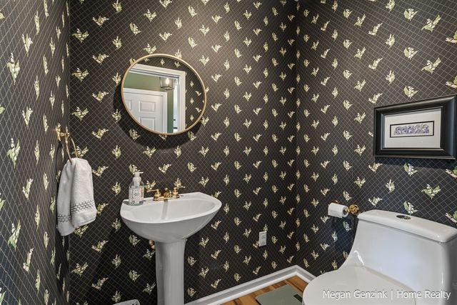 210 Bay Circle Court, Holland, MI 49424