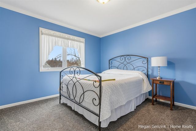 210 Bay Circle Court, Holland, MI 49424