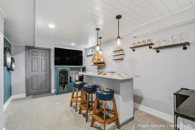 210 Bay Circle Court, Holland, MI 49424