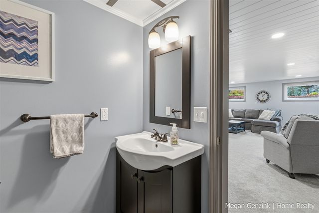 210 Bay Circle Court, Holland, MI 49424