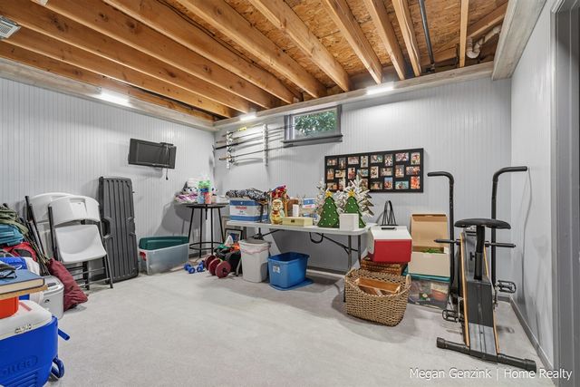 210 Bay Circle Court, Holland, MI 49424