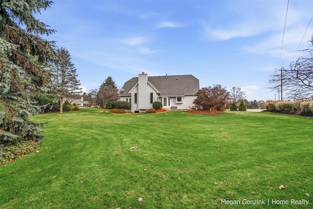 210 Bay Circle Court, Holland, MI 49424