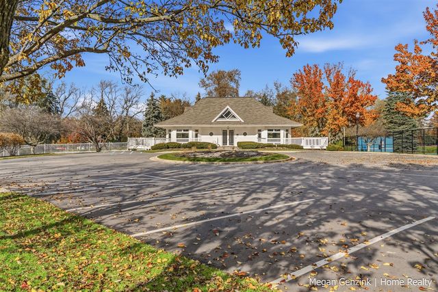 210 Bay Circle Court, Holland, MI 49424
