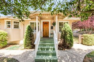 422 SE M Street, Grants Pass, OR 97526