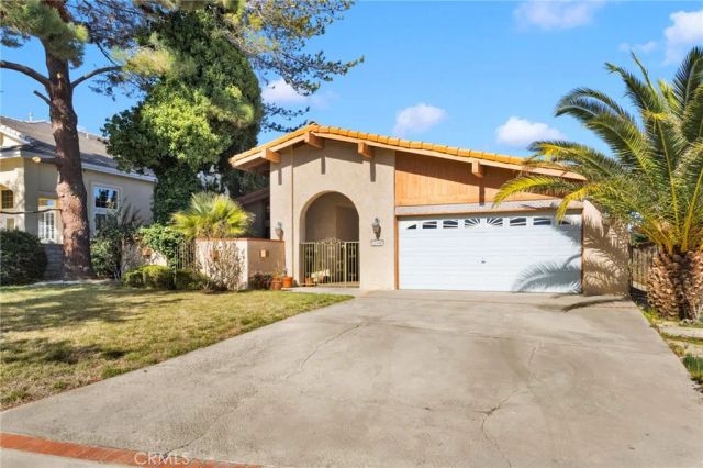 17800 Cresta Blanca Drive, Victorville, CA 92395