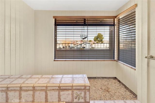 17800 Cresta Blanca Drive, Victorville, CA 92395
